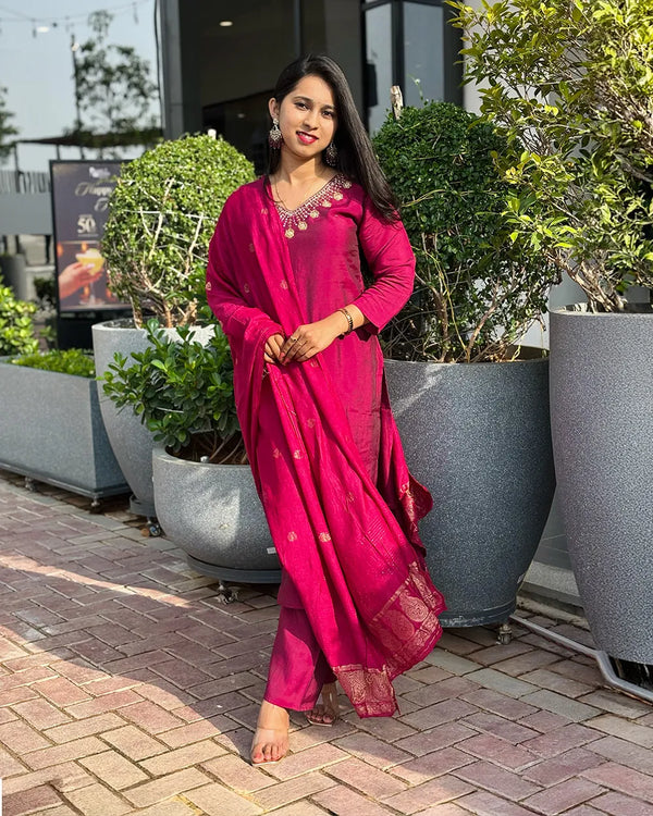 Maroon Regal Set