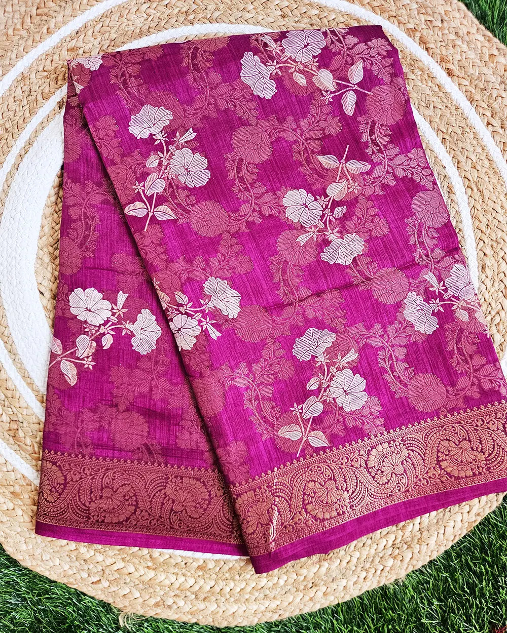 Dola Silk With Flower Motifs